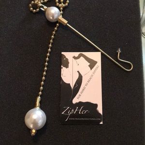 Zip Her - for hard to reach zippers